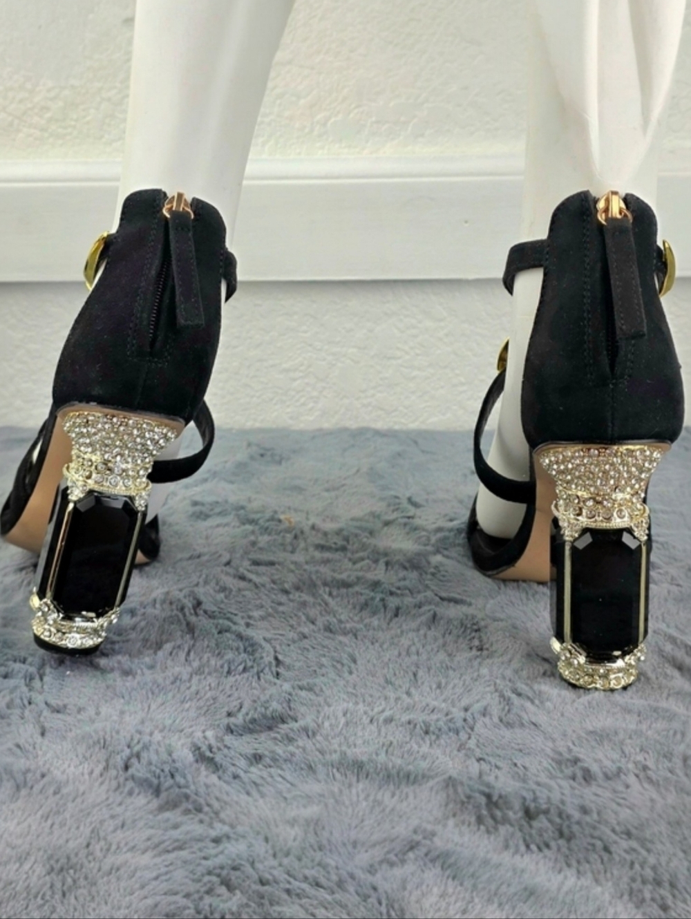 FSJ Gold Serpentine Heels - Picture 13 of 15